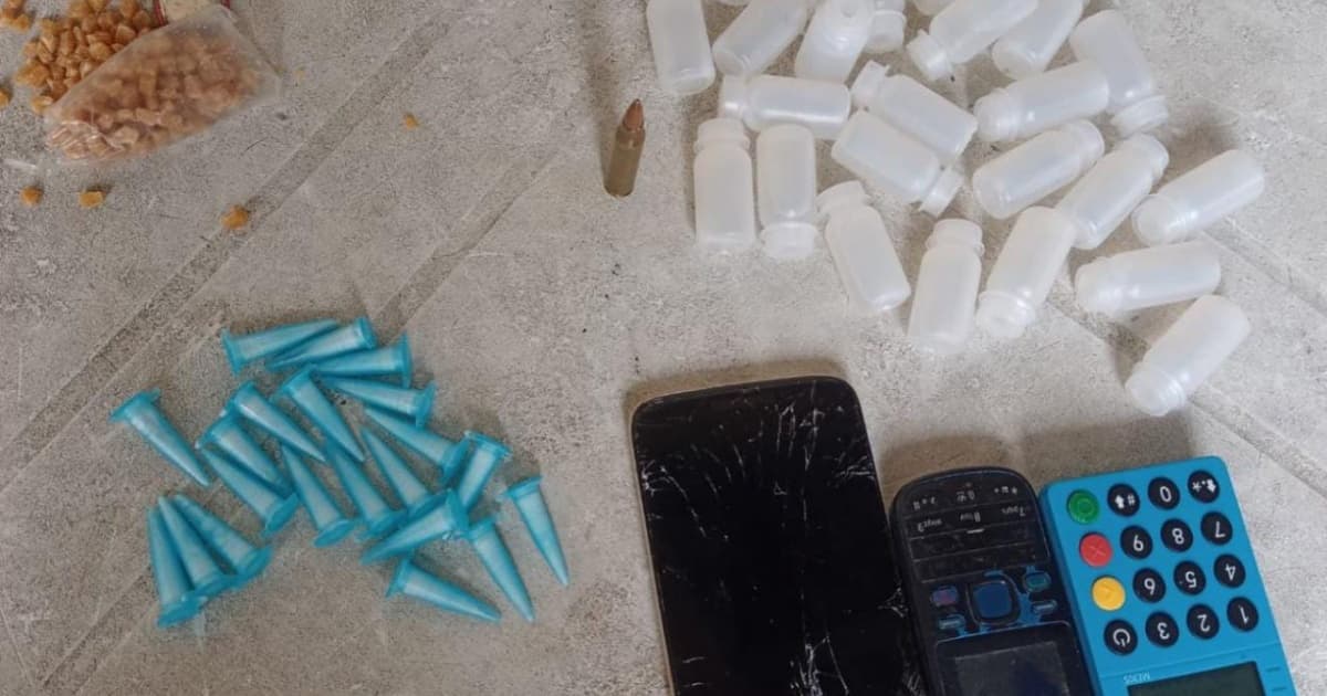 Adolescente que vendia drogas, foge do Águia e abandona 300 pedras de crack e munição de fuzil