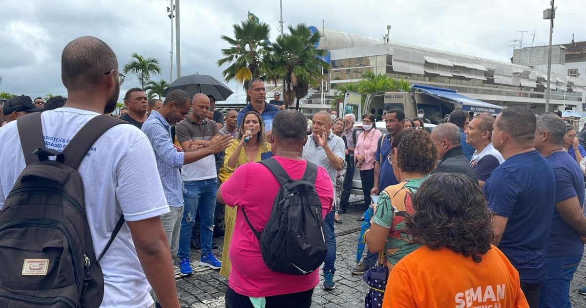 Servidores municipais de Salvador protestam contra reajuste de 4%   