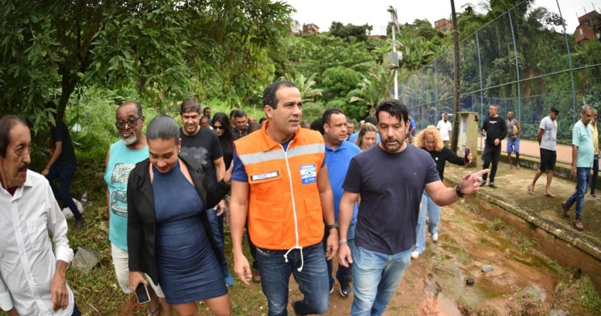 Prefeitura de Salvador vistoria áreas de risco com sistema de alarme em comunidade de Cajazeiras
