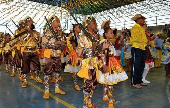 Deputado baiano cobra fim da "obrigação" por festas juninas em escolas: "Celebração religiosa"