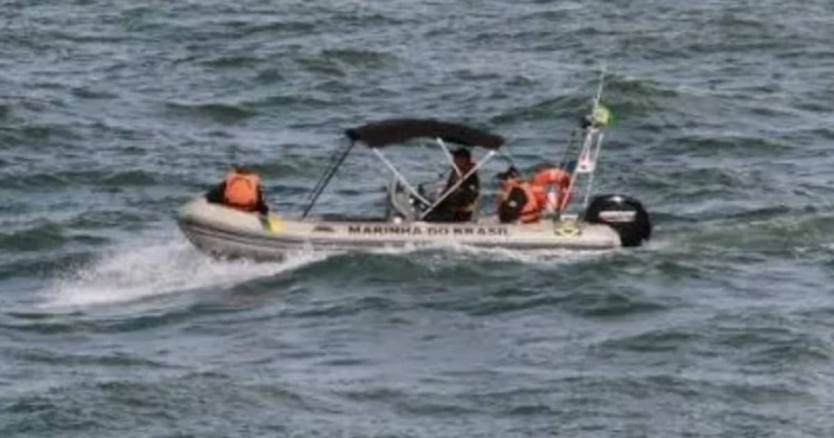 Marinha busca 8 desaparecidos após naufrágio em Santa Catarina