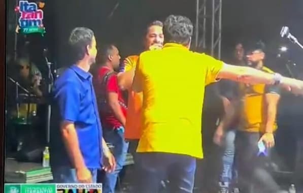 Prefeito sobe em palco aparentemente embriagado durante show de São João na Bahia: "Arregaça"