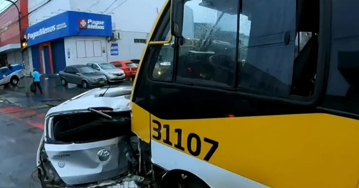 Acidente entre carro e micro-ônibus deixa duas pessoas feridas no Caminho de Areia, em Salvador