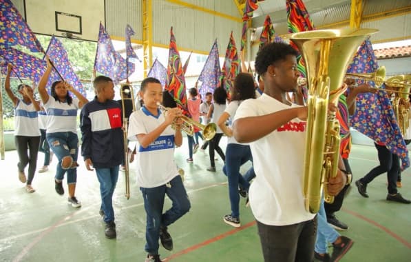 Escolas municipais de Salvador ensaiam fanfarras para desfile do 2 de Julho