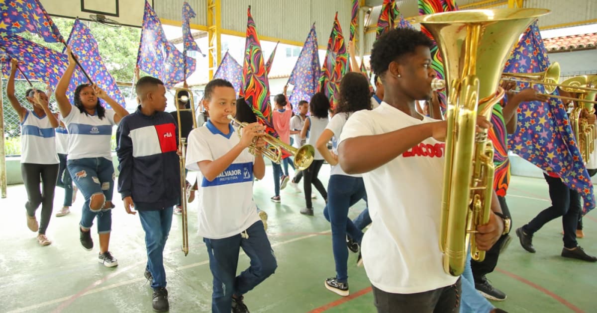 Escolas municipais de Salvador ensaiam fanfarras para desfile do 2 de Julho