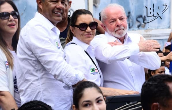 VÍDEO: Lula se incorpora ao cortejo do 2 de Julho na Soledade