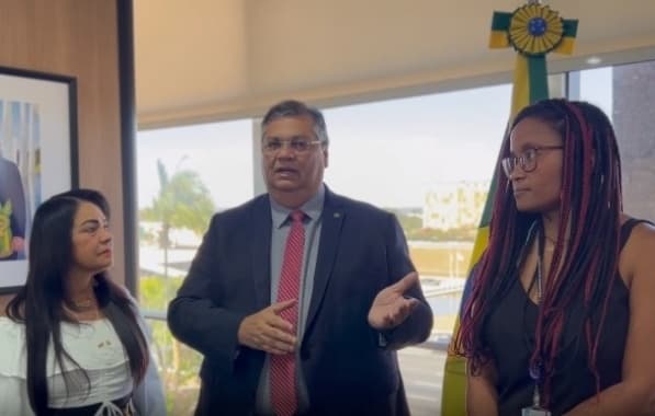 Flávio Dino anuncia doação de câmeras em uniformes de policiais na Bahia