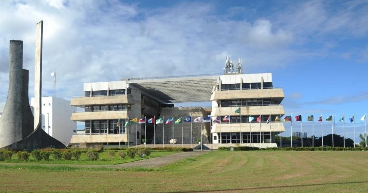 Sessão especial na Assembleia Legislativa celebra os 75 anos da Sociedade Bíblica do Brasil  