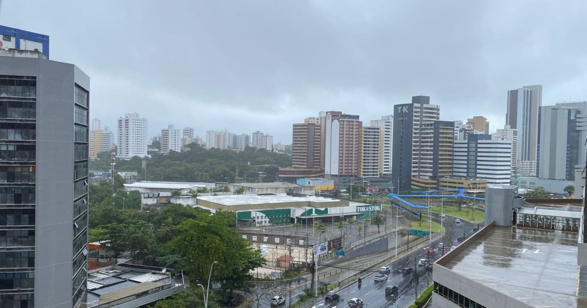 Codesal alerta para continuidade de chuvas em Salvador com risco para alagamento e deslizamento de terra