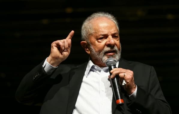 Lula avisa a ministros que decidirá PGR antes de novo ministro do STF, diz colunista
