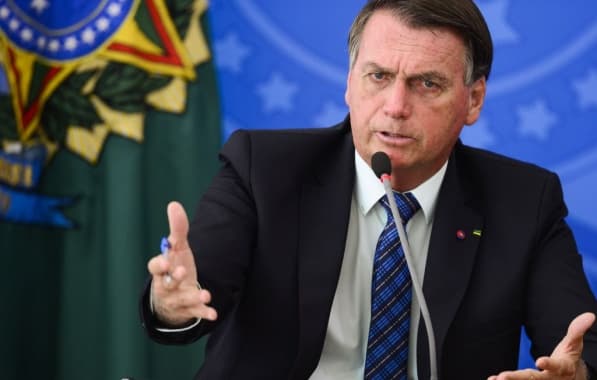 Bolsonaro diz a defesa que "jamais se apropriou ou desviou quaisquer bens públicos"