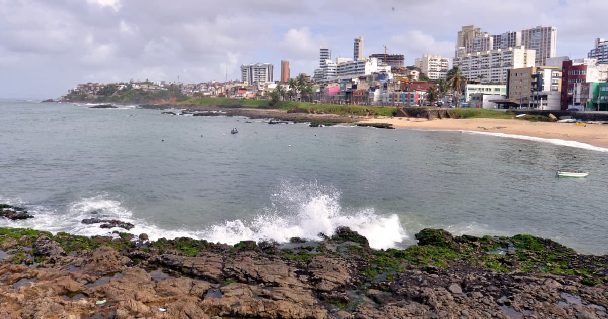 Homem é esfaqueado após reagir a assalto no Rio Vermelho