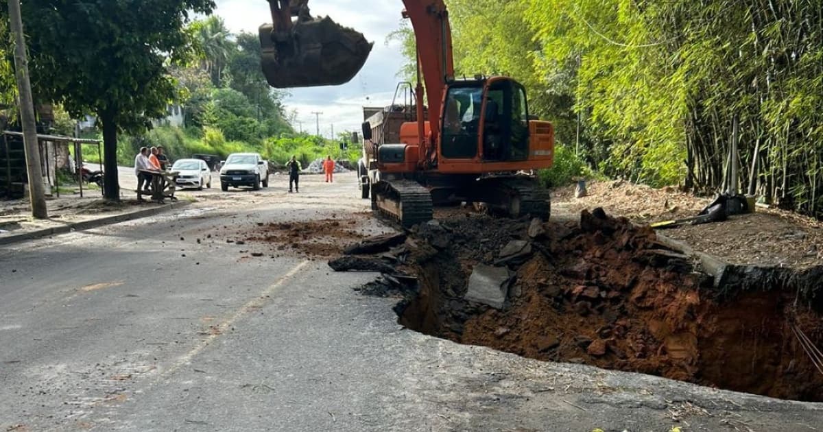 Trecho da Estrada do Derba passa por interdição para recuperação de aterro