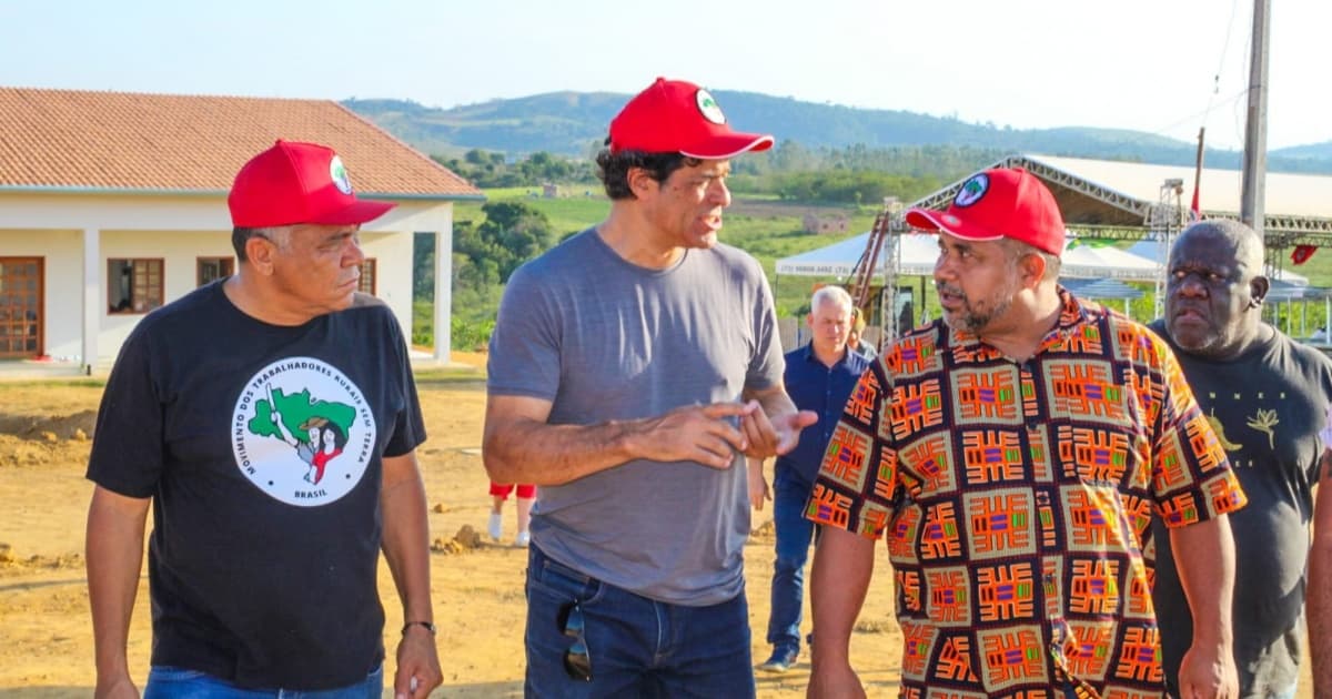 Deputado Valmir Assunção recebe jogador Raí no extremo sul da Bahia