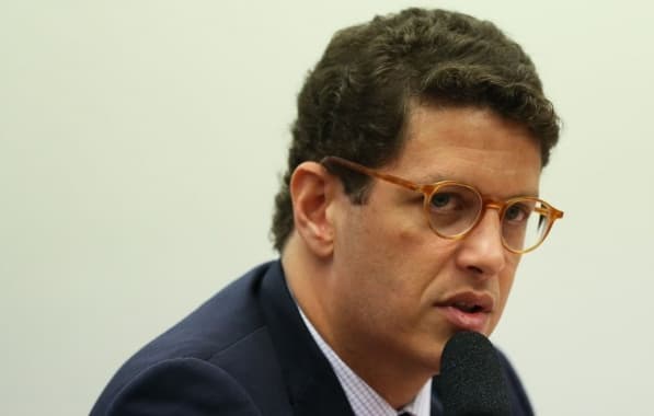 Ex-ministro do Meio Ambiente, Ricardo Salles, é hostilizado ao comprar produtos orgânicos