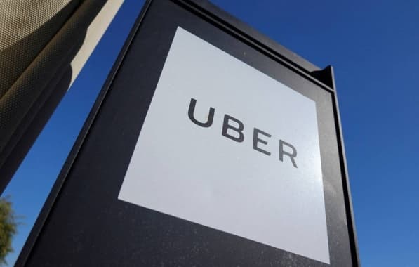 Justiça multa Uber em R$ 1 bilhão e manda empresa registrar motoristas
