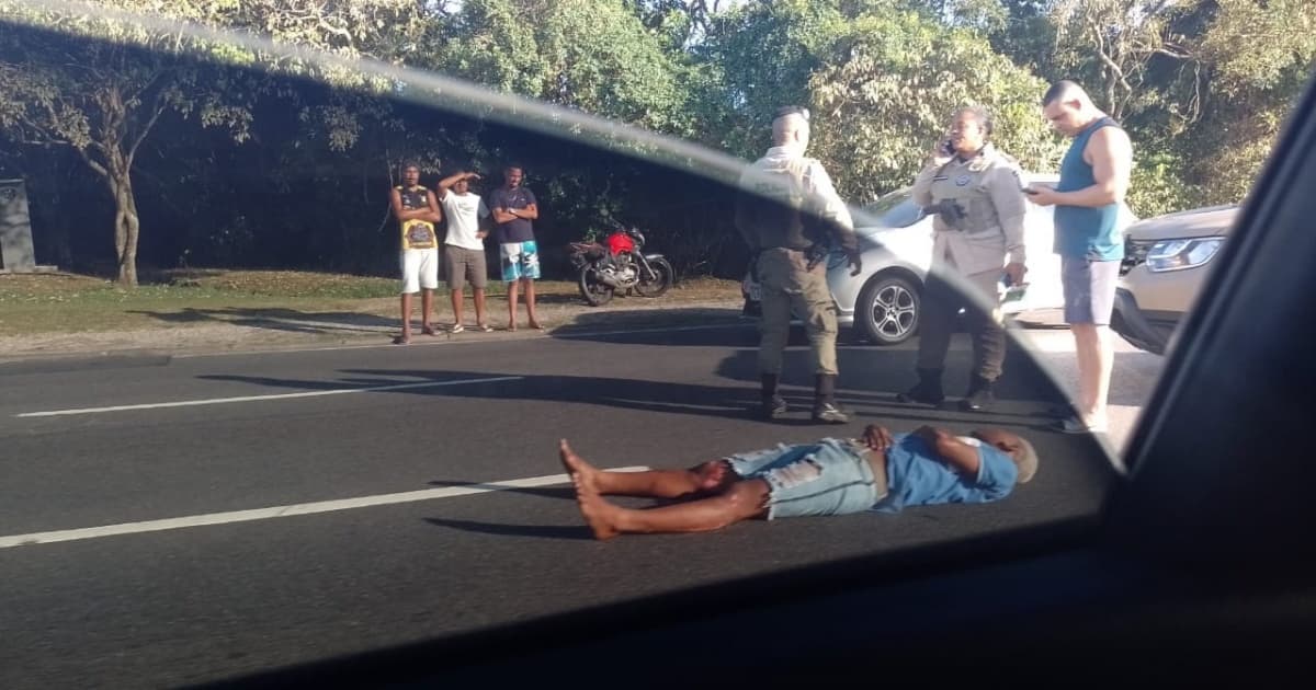 Acidente deixa trânsito lento na Avenida Paralela