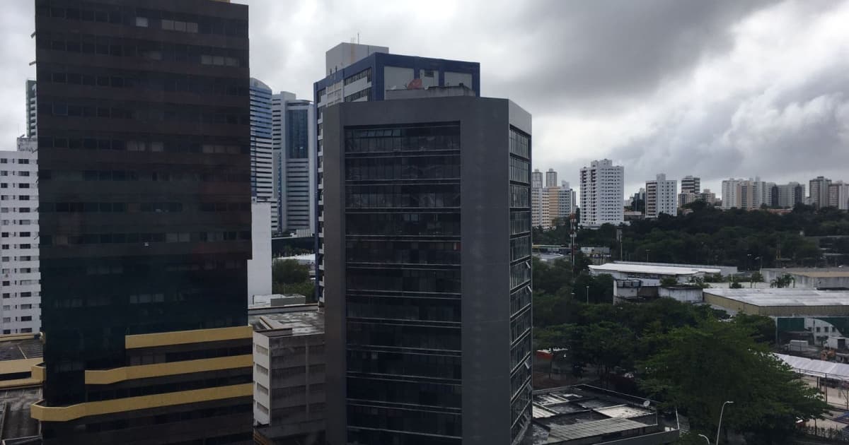 Primavera começa chuvosa em Salvador; temperatura deve aumentar nos próximos dias