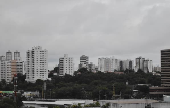 Fim de semana em Salvador deve ser de céu nublado e chuvas fracas