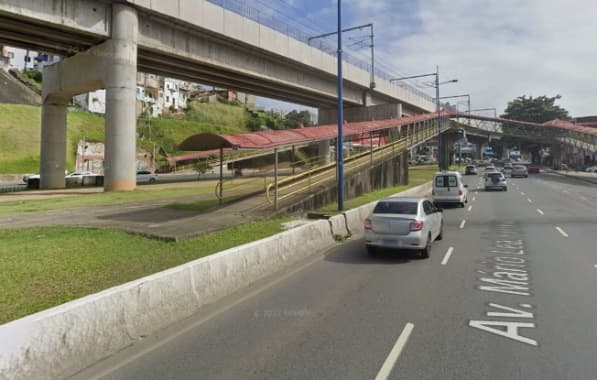 Corpo com marcas de tiros é encontrado em via marginal da Avenida Bonocô