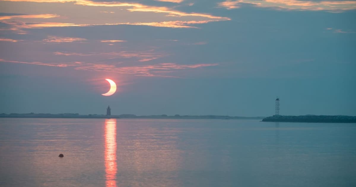 Saiba como assistir com segurança e registrar eclipse solar deste sábado 