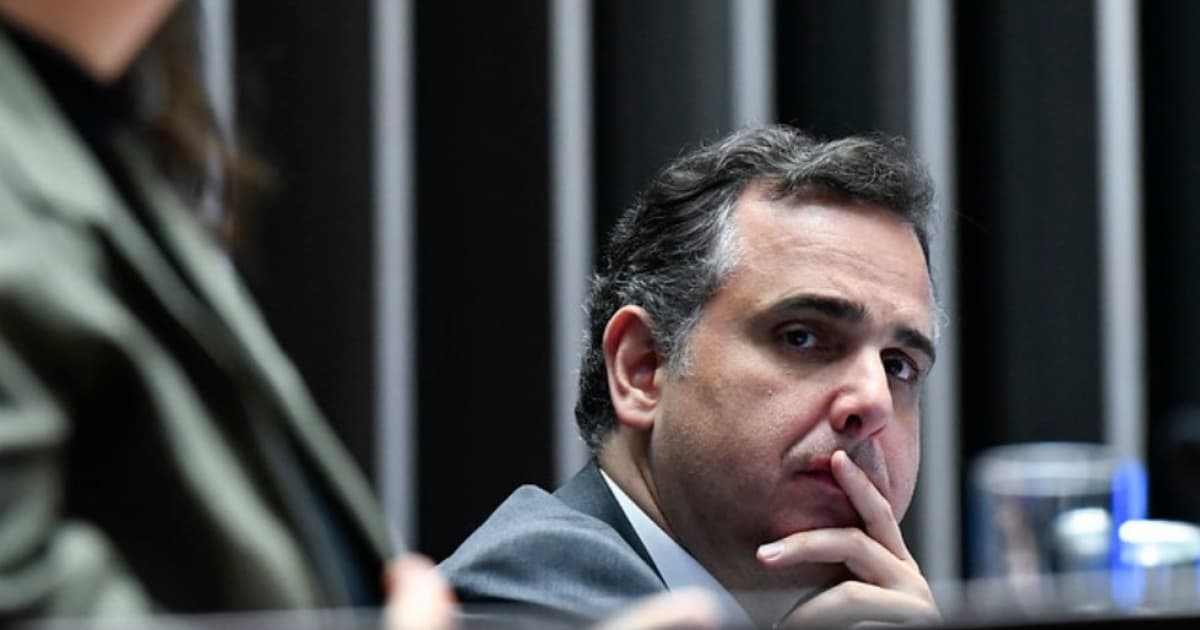 Rodrigo Pacheco preside sessão plenária