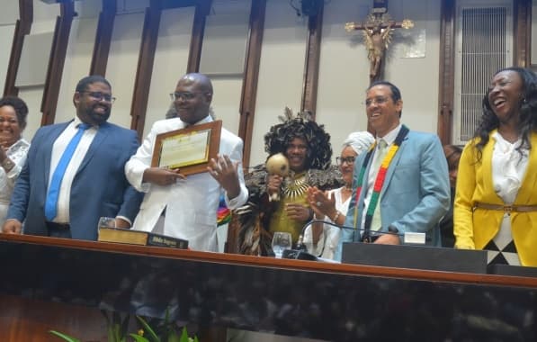 Em Salvador, ministro Silvio Almeida recebe título de cidadão baiano durante sessão especial na AL-BA 