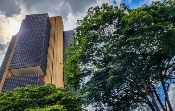 Apesar do feriado, semana será movimentada em Brasília e terá decisão do Banco Central sobre corte de juros