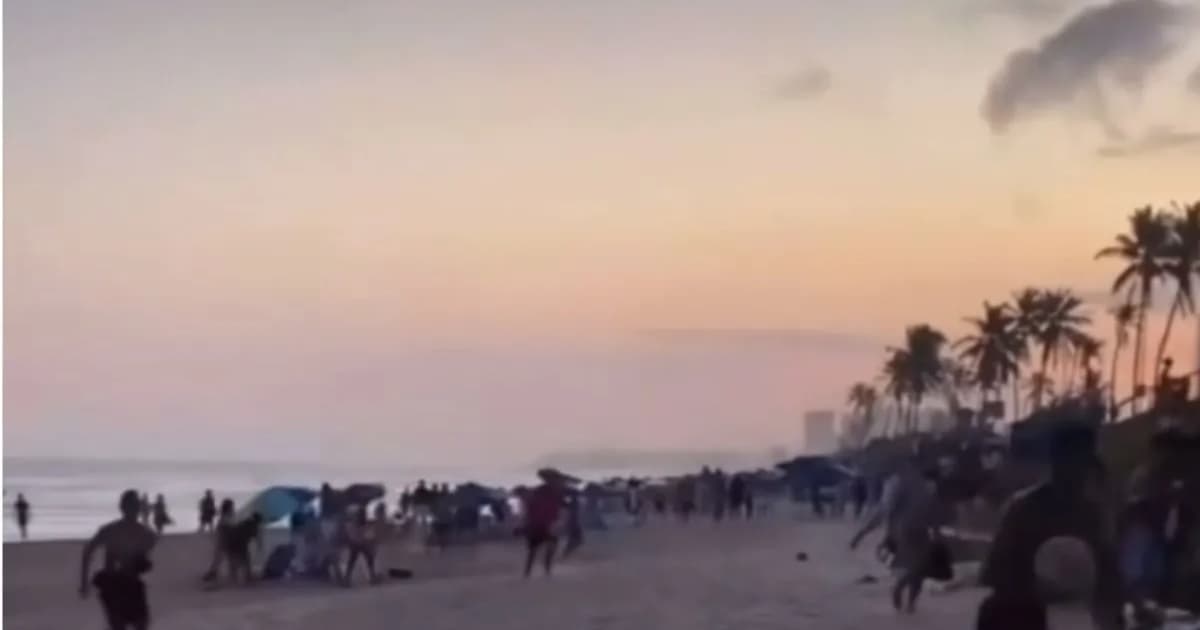 VÍDEO: homens fazem arrastão na Praia de Jaguaribe e assustam banhistas