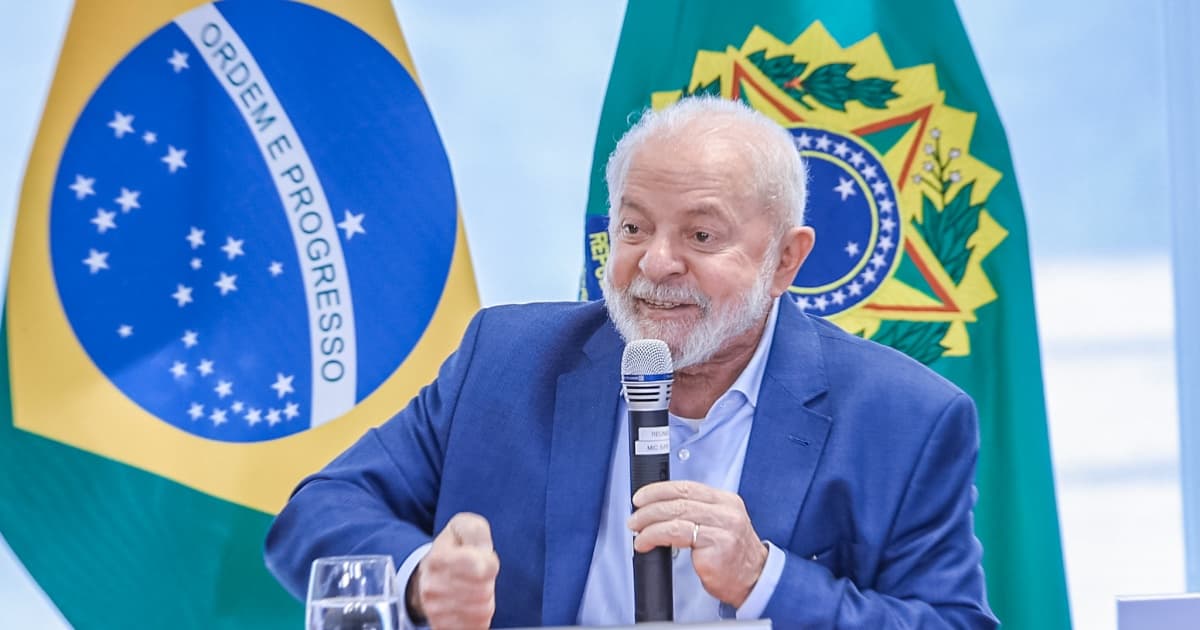 Lula discursando