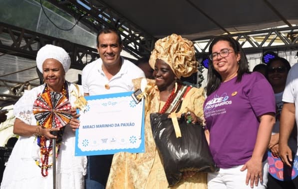 No Dia da Baiana de Acarajé, Prefeitura inicia entrega de 580 kits para profissionais do segmento
