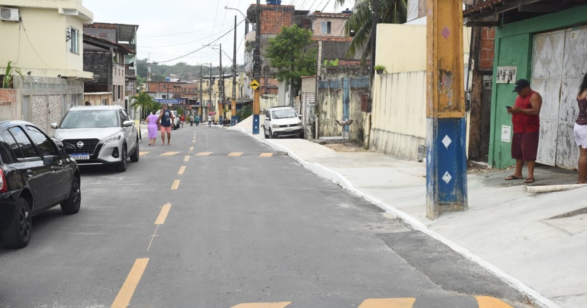 Prefeitura entrega nova pavimentação e drenagem em Paripe para evitar alagamentos