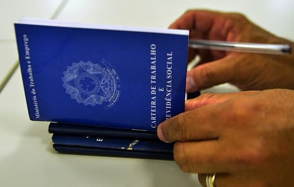 Brasil gerou mais de 190 mil postos com carteira assinada em outubro