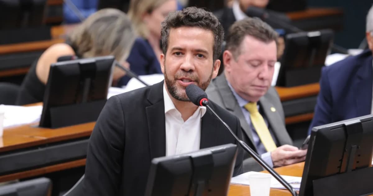 PL protocola pedido de cassação de André Janones após revelação de rachadinha em gabinete