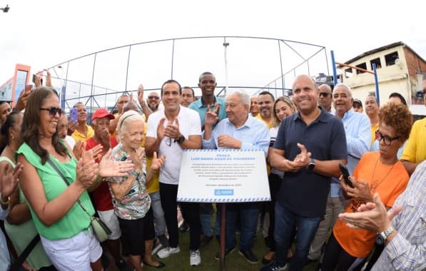 Prefeitura inaugura nova praça e campo de futebol com grama sintética em Castelo Branco