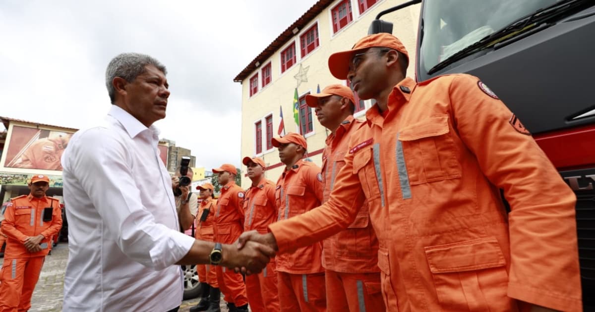 Em Salvador, Jerônimo visita servidores de serviços essenciais que atuam em plantões