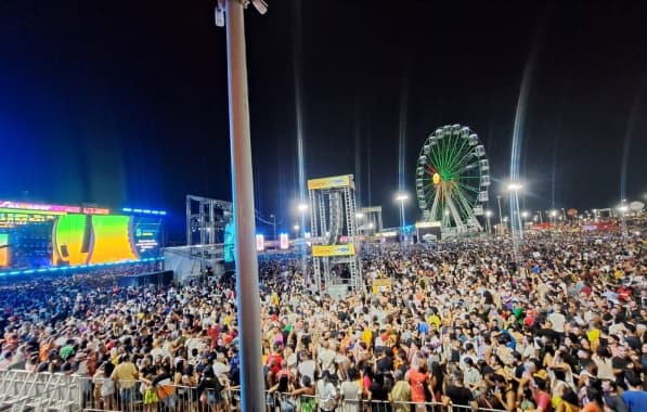 Mais de 200 mil pessoas devem passar pela Arena Daniela Mercury neste primeiro dia do Festival Virada Salvador