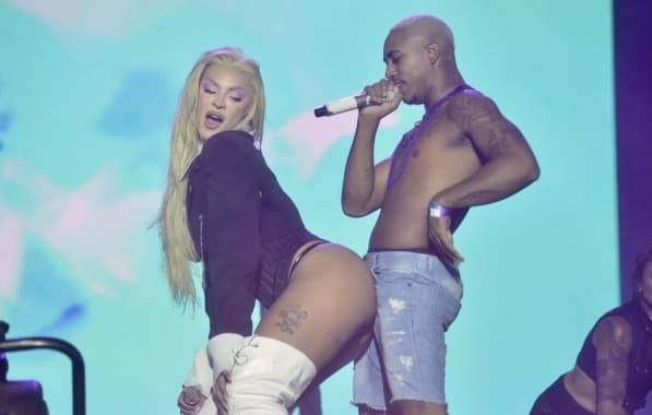 VÍDEO: Pabllo Vittar e O Kannalha cantam “Penetra” no Festival Virada Salvador