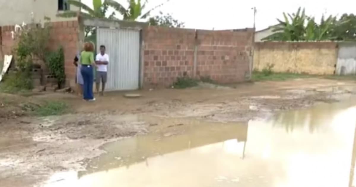 Chuva alaga ruas e provoca transtornos em Vitória da Conquista