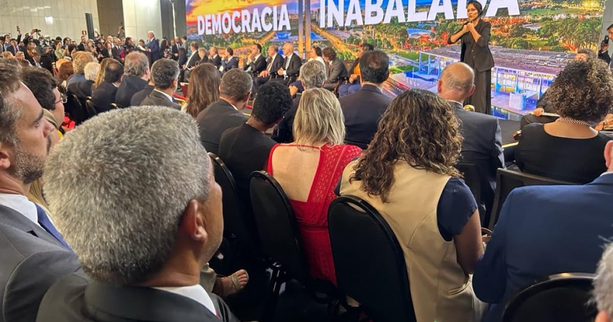  Em Brasília, Jerônimo Rodrigues reafirma que a democracia venceu, mesmo em meio a tentativa de golpe 