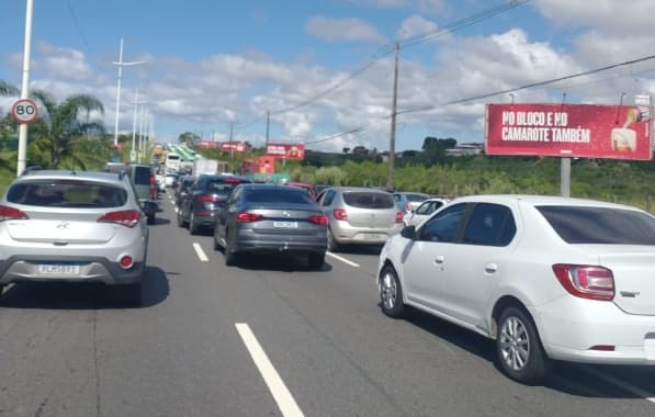 Protesto deixa trecho da Avenida Paralela congestionado na manhã desta quinta