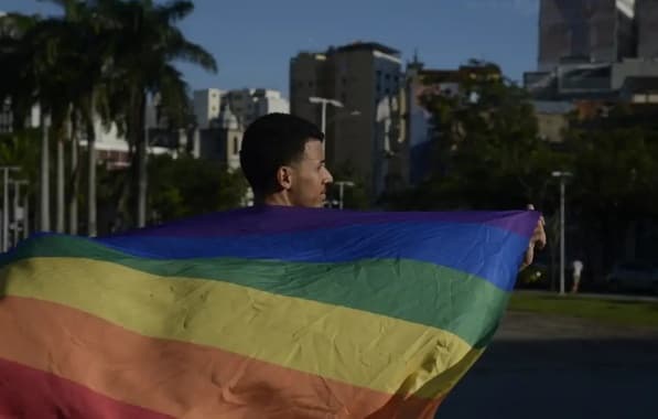 Casamento homoafetivo é apoiado por 46% dos brasileiros e 41% dizem ser contra, revela pesquisa