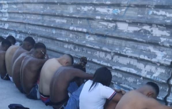 VÍDEO: Mais de 60 torcedores do Bahia são presos por invasão no Metrô e confusão no bairro do Cabula 