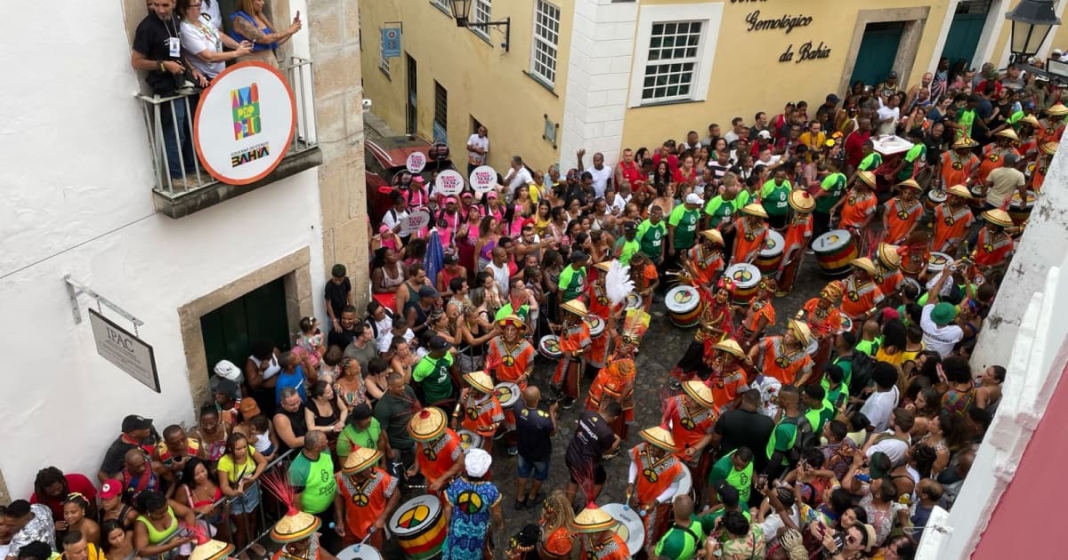 Olodum se prepara para primeiro dia do Carnaval e aquece Pelourinho ao som dos tambores