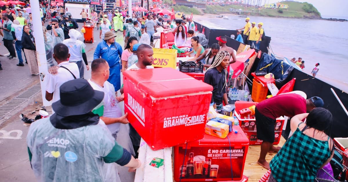 Prefeitura promove série de ações para melhorar condições de trabalho dos ambulantes no Carnaval