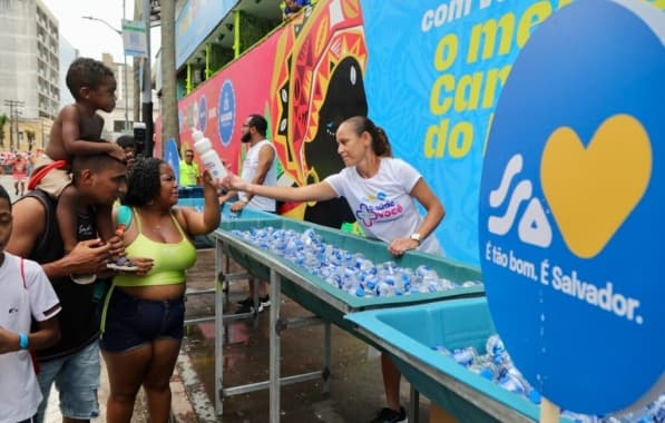 Carnaval infantil no Campo Grande contou com entrega de água para crianças e familiares