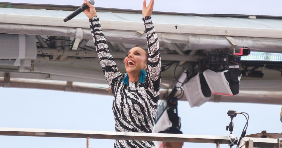 Com hits do Carnaval, Ivete Sangalo puxa o Bloco Coruja, na Barra