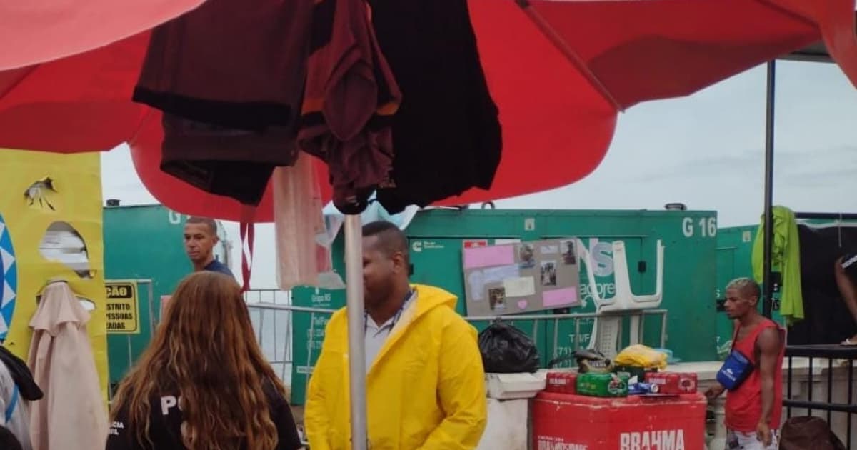 PC e Conselho Tutelar flagram quatro crianças trabalhando como ambulantes no carnaval neste domingo