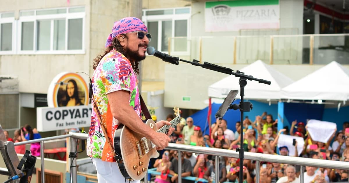 Bell Marques inicia quinto dia de carnaval puxando Camaleão na Barra/Ondina