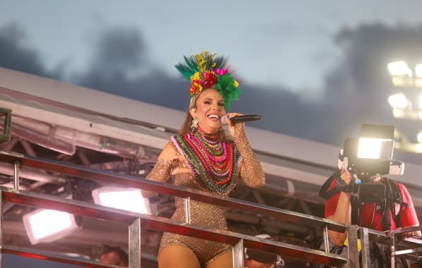 Fãs chegam ao circuito Osmar para “levar energia positiva” para Ivete Sangalo após dia caótico no carnaval de Salvador